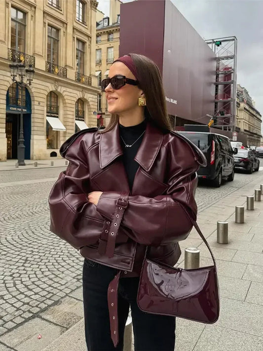 Veste Rouge en Végétalien avec Design Ceinturé pour les Femmes | Idéal pour l'hiver